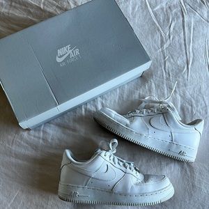 Women’s Nike Air Force 1 ‘07 Sneakers